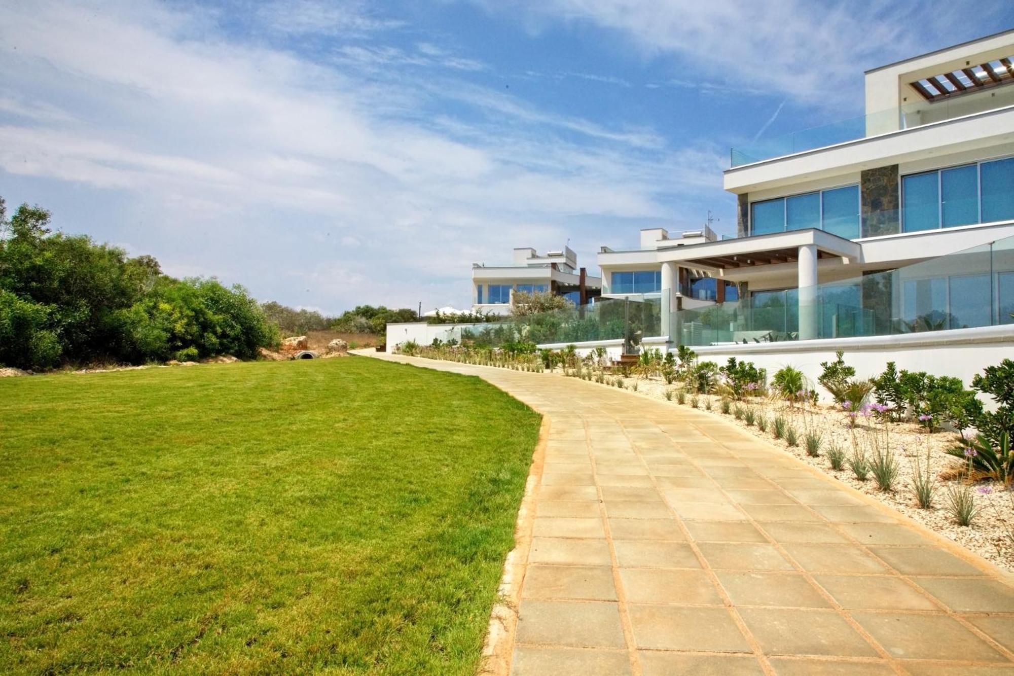 Beachfront Luxury Villa Idania Ayía Nápa Extérieur photo