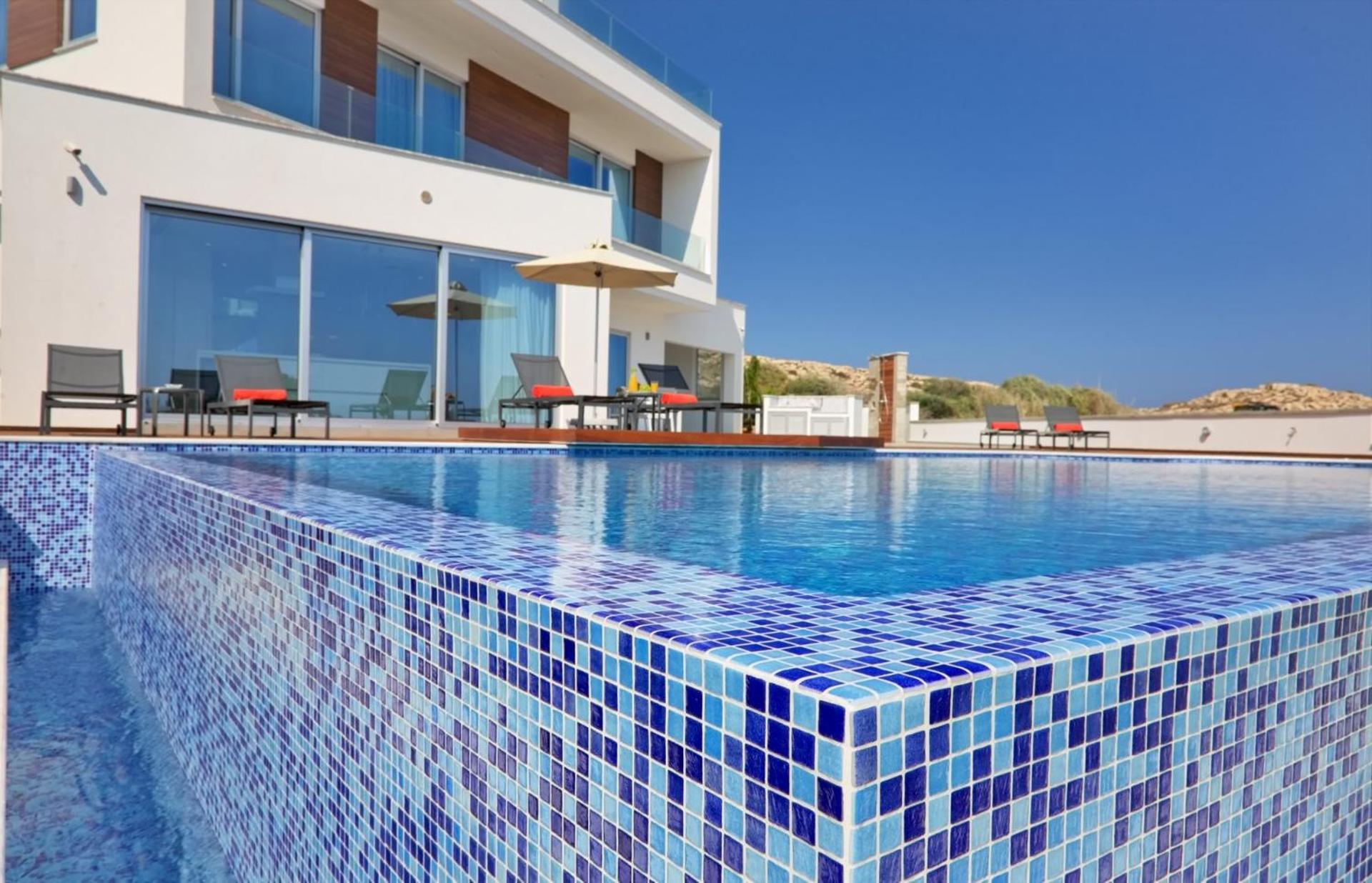 Beachfront Luxury Villa Idania Ayía Nápa Extérieur photo