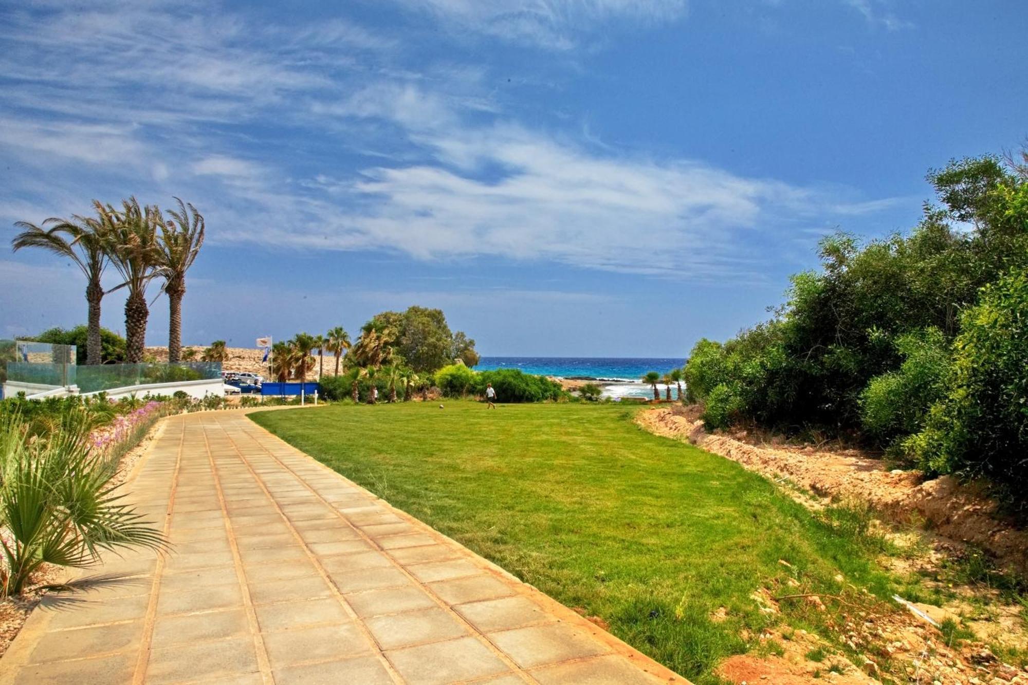 Beachfront Luxury Villa Idania Ayía Nápa Extérieur photo