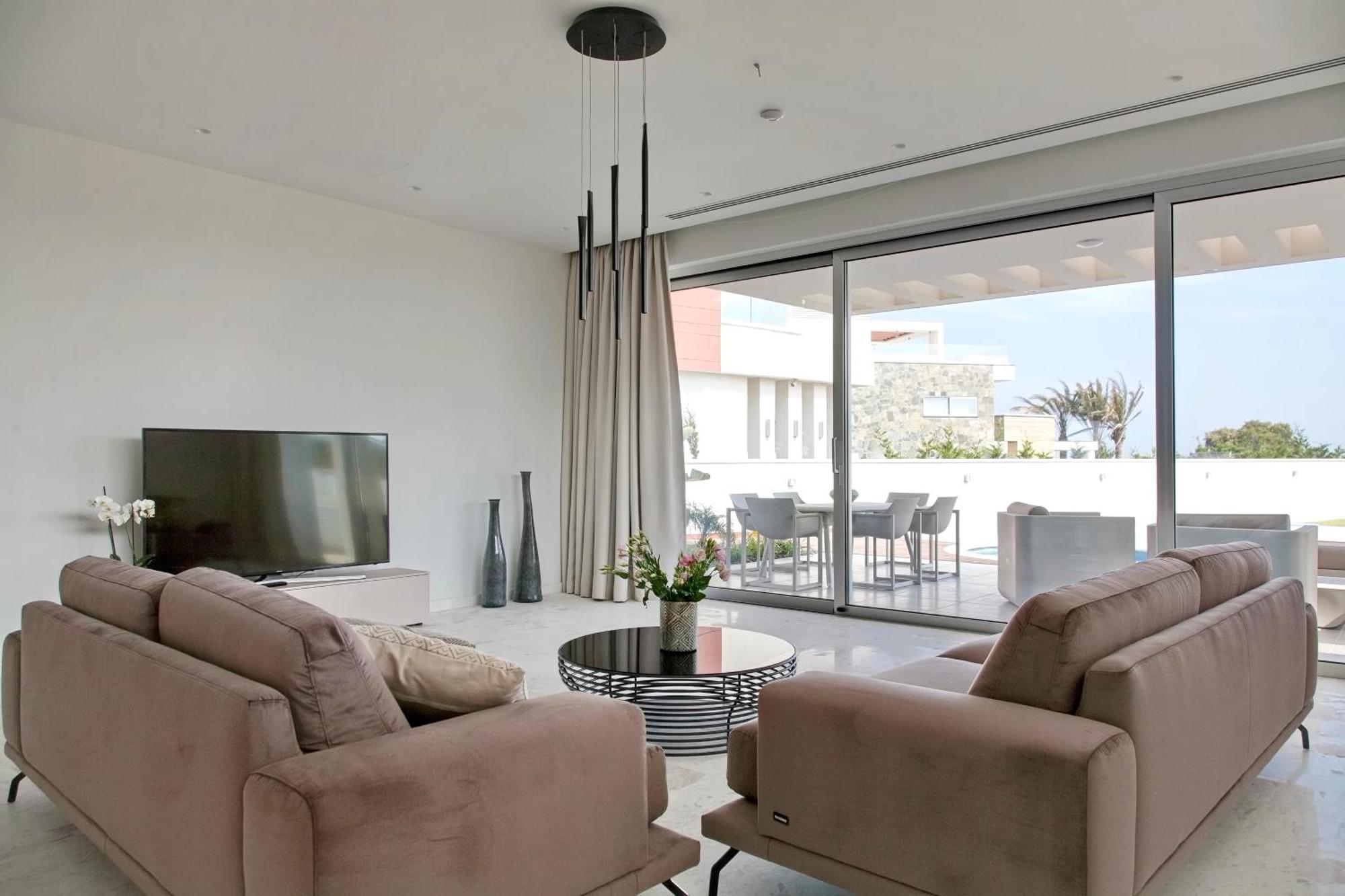 Beachfront Luxury Villa Idania Ayía Nápa Extérieur photo