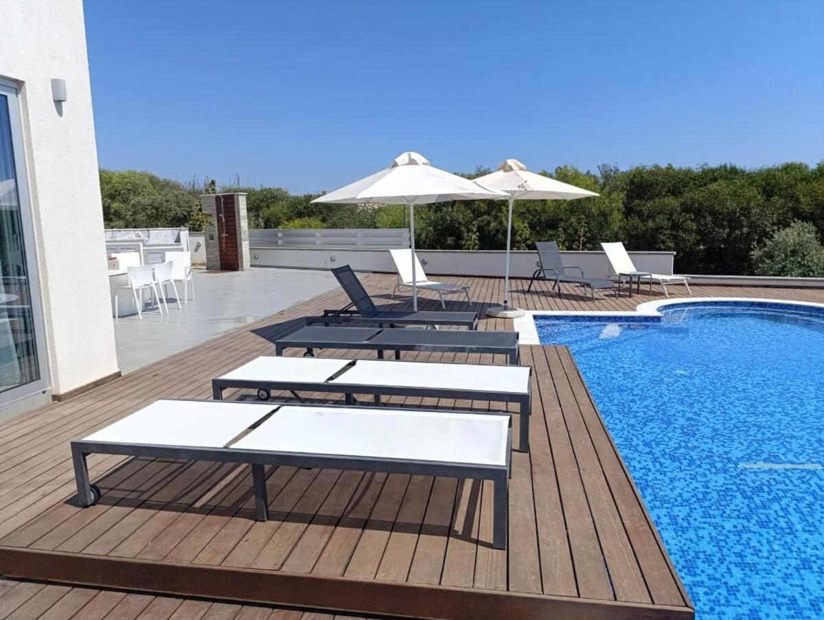 Beachfront Luxury Villa Idania Ayía Nápa Extérieur photo